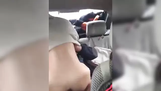 Kyrgyzstani slut fucked in the car by a slut from Chattalog